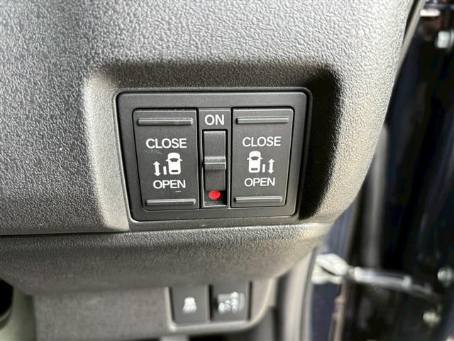 HONDA N BOX CUSTOM 2023 Image 31