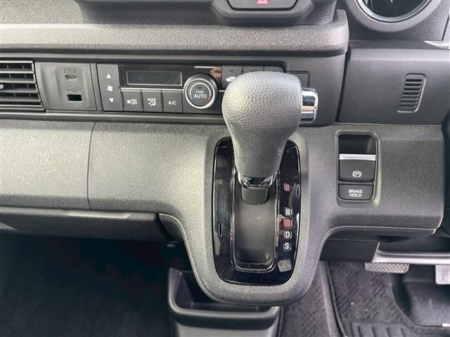 HONDA N BOX CUSTOM 2023 Image 31