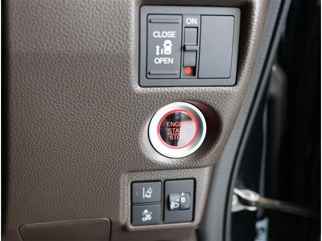 HONDA N BOX 2022 Image 31