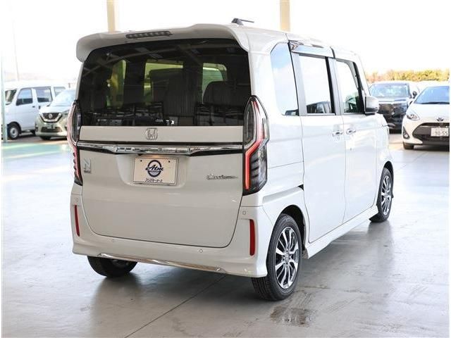 HONDA N BOX CUSTOM 2023 Image 31