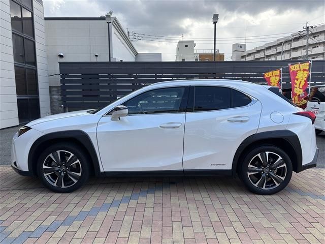 TOYOTA LEXUS UX250H 2019 Image 31