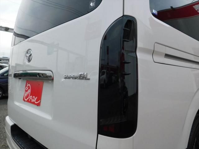TOYOTA HIACE VAN 4WD 2021 Image 31