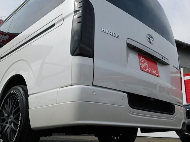 TOYOTA HIACE VAN 4WD 2021 Image 31