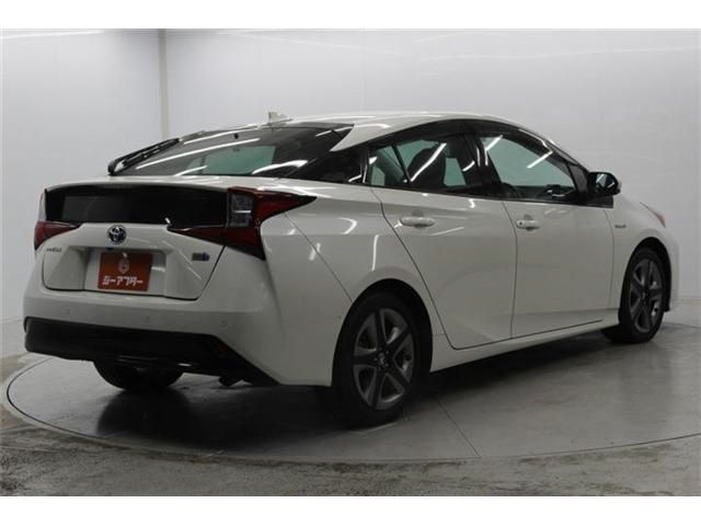 TOYOTA PRIUS 2019 Image 31