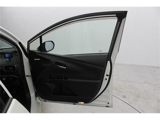 TOYOTA PRIUS 2019 Image 31