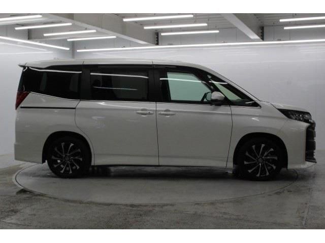 TOYOTA NOAH HYBRID 2022 Image 31