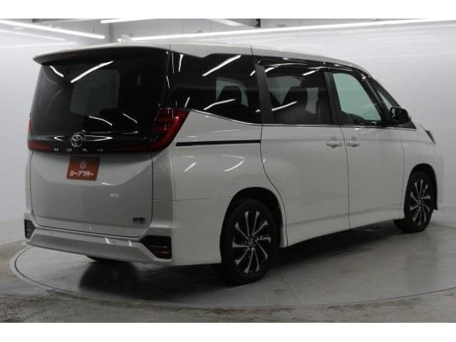 TOYOTA NOAH HYBRID 2022 Image 31