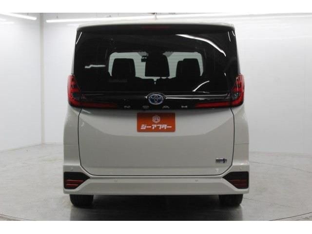 TOYOTA NOAH HYBRID 2022 Image 31