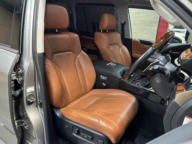 TOYOTA LEXUS LX570 AWD 2015 Image 31