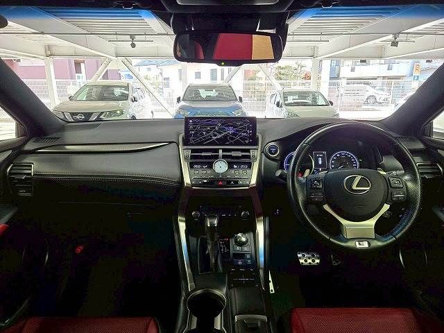 TOYOTA LEXUS NX300H 2017 Image 31