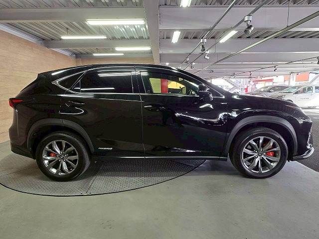 TOYOTA LEXUS NX300H 2017 Image 31