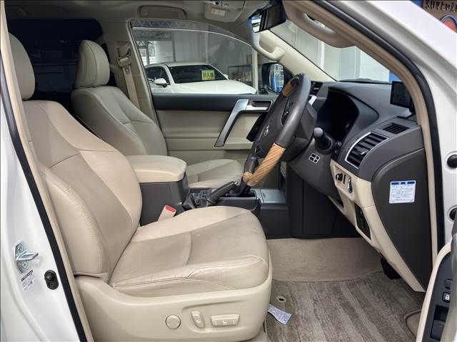 TOYOTA LANDCRUISER PRADO 2018 Image 31