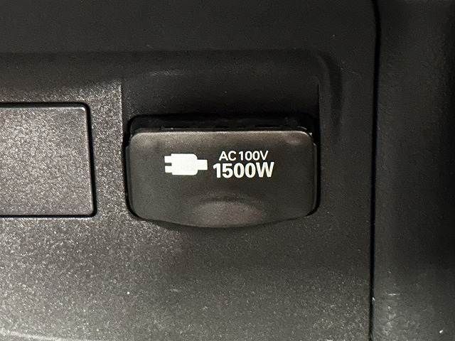 TOYOTA PRIUS 4WD 2023 Image 31