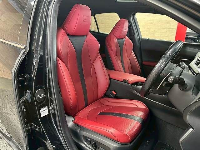 TOYOTA LEXUS UX250H 2020 Image 31