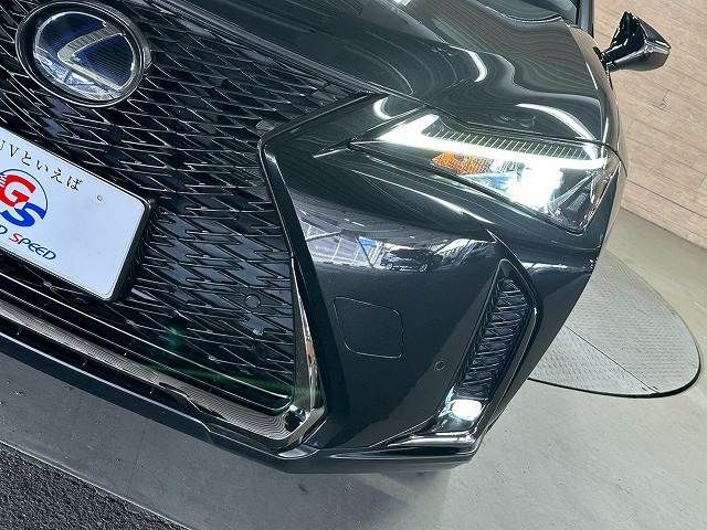 TOYOTA LEXUS UX250H 2020 Image 31