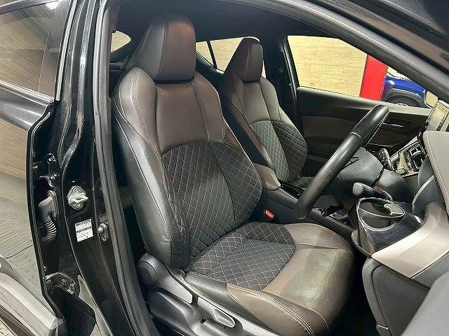 TOYOTA C-HR 2019 Image 31