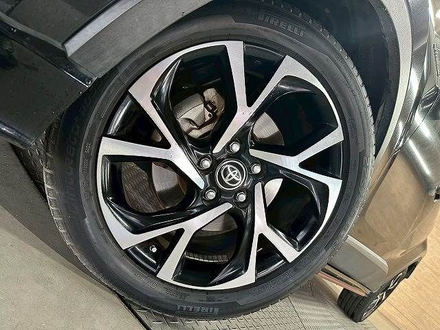 TOYOTA C-HR 2019 Image 31