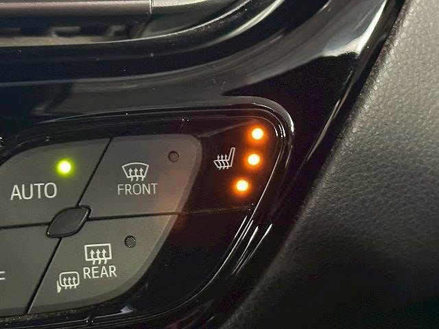 TOYOTA C-HR 2019 Image 31