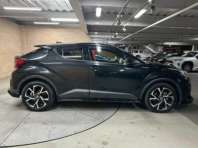 TOYOTA C-HR 2019 Image 31