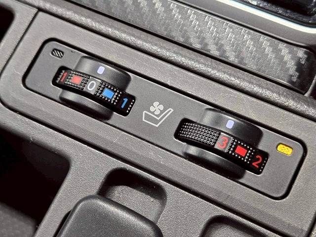 TOYOTA LANDCRUISER PRADO 2023 Image 31