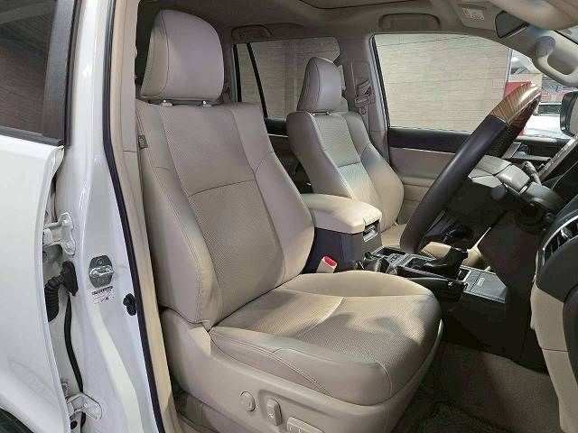 TOYOTA LANDCRUISER PRADO 2023 Image 31