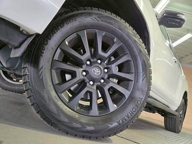 TOYOTA LANDCRUISER PRADO 2023 Image 31