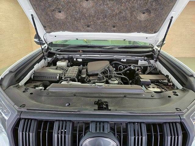 TOYOTA LANDCRUISER PRADO 2023 Image 31