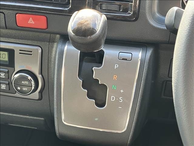 TOYOTA HIACE VAN 2WD 2018 Image 31