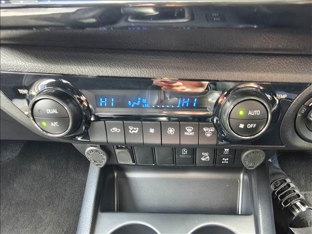 TOYOTA HILUX 4WD 2023 Image 31