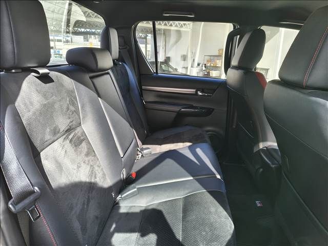 TOYOTA HILUX 4WD 2023 Image 31