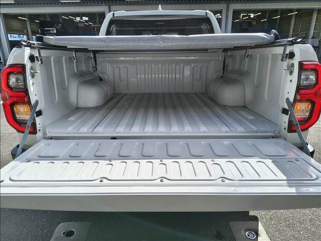 TOYOTA HILUX 4WD 2023 Image 31