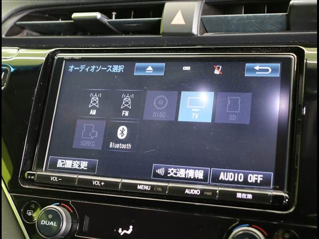 TOYOTA CAMRY HYBRID 2017 Image 31