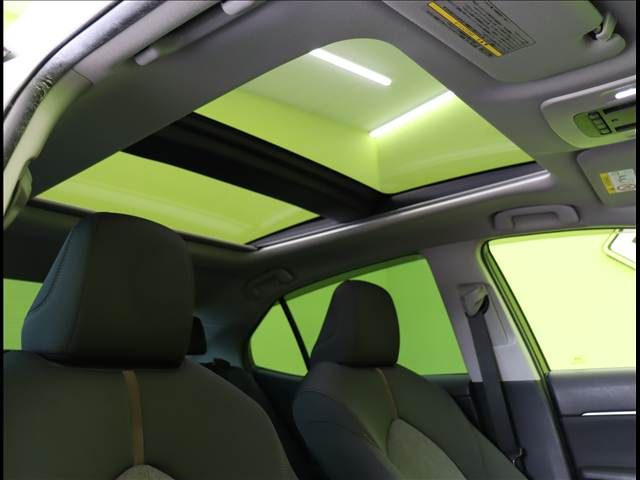 TOYOTA CAMRY HYBRID 2017 Image 31