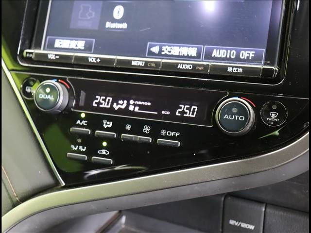 TOYOTA CAMRY HYBRID 2017 Image 31