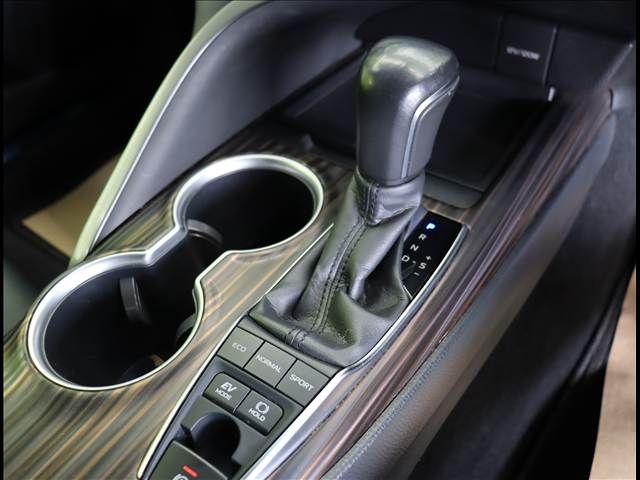 TOYOTA CAMRY HYBRID 2017 Image 31