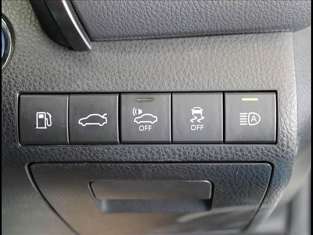 TOYOTA CAMRY HYBRID 2017 Image 31