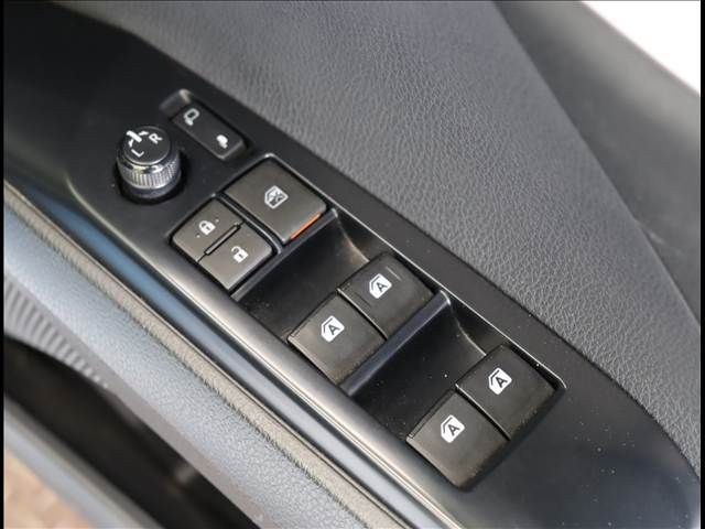 TOYOTA CAMRY HYBRID 2017 Image 31