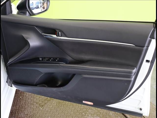 TOYOTA CAMRY HYBRID 2017 Image 31