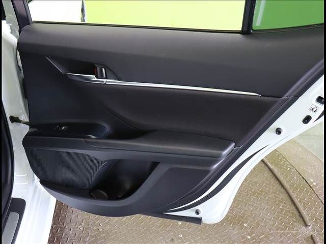 TOYOTA CAMRY HYBRID 2017 Image 31