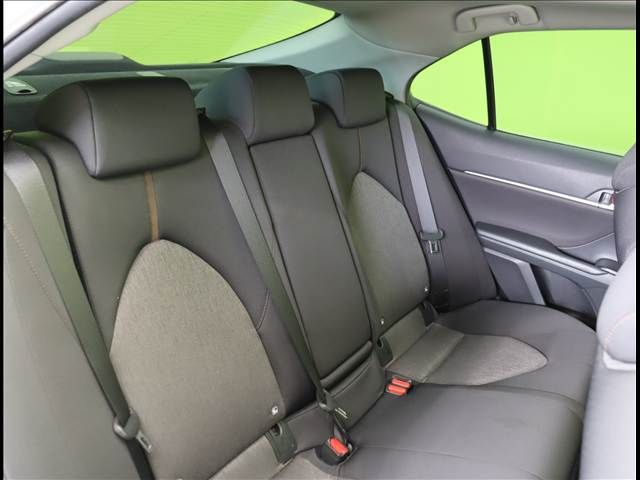 TOYOTA CAMRY HYBRID 2017 Image 31