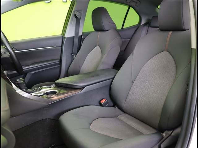 TOYOTA CAMRY HYBRID 2017 Image 31