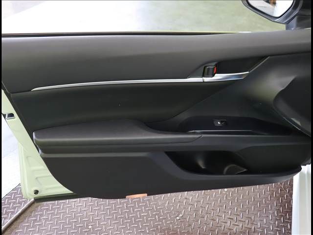 TOYOTA CAMRY HYBRID 2017 Image 31