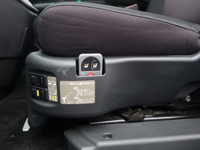 NISSAN SERENA  S-HYBRID 2018 Image 31