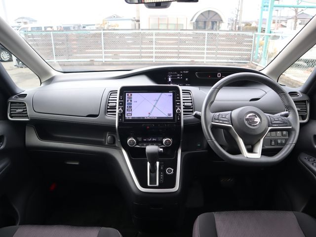 NISSAN SERENA  S-HYBRID 2018 Image 31