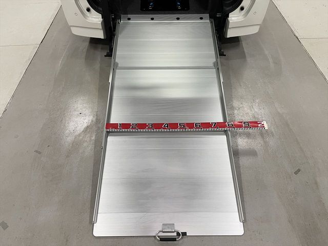 NISSAN SERENA  WG 2018 Image 31