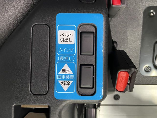 NISSAN SERENA  WG 2018 Image 31