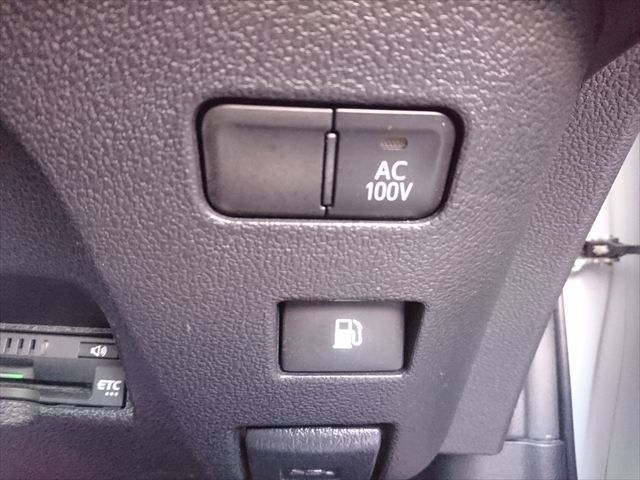 TOYOTA PRIUS 2022 Image 31