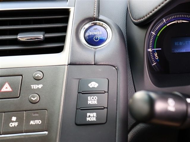 TOYOTA LEXUS HS250H 2012 Image 31