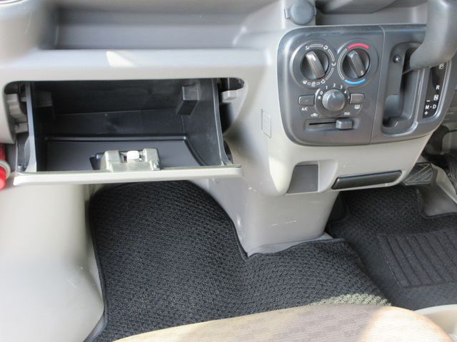 SUZUKI EVERY VAN 4WD 2019 Image 31