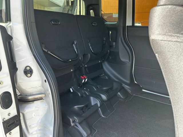 HONDA N BOX CUSTOM 2024 Image 31